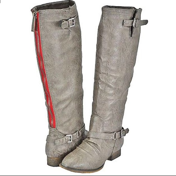 Grey W Red Zipper Breckelles Boots 